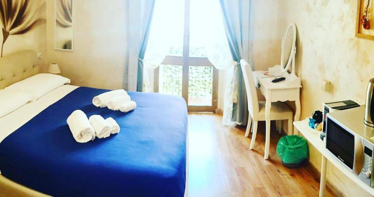Deluxe Rooms And Chilling Jacuzzi Suite Guesthouse Rzym Zewnętrze zdjęcie