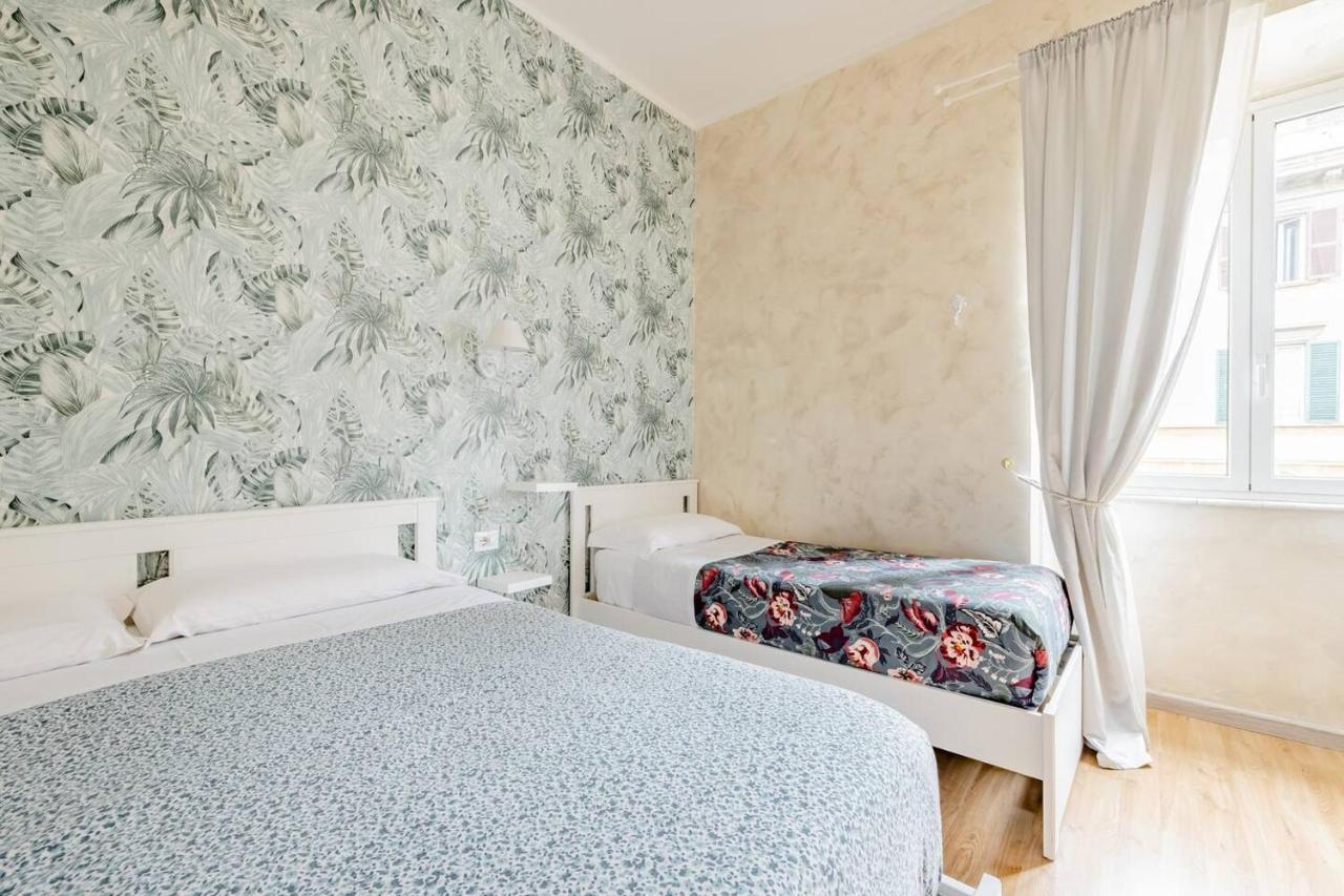Deluxe Rooms And Chilling Jacuzzi Suite Guesthouse Rzym Zewnętrze zdjęcie