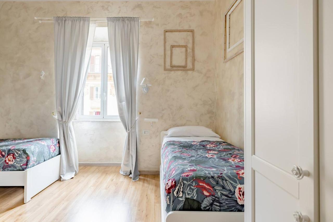 Deluxe Rooms And Chilling Jacuzzi Suite Guesthouse Rzym Zewnętrze zdjęcie