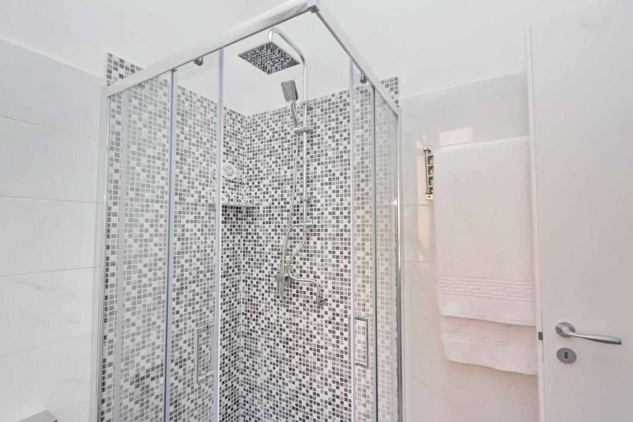 Deluxe Rooms And Chilling Jacuzzi Suite Guesthouse Rzym Pokój zdjęcie